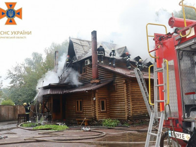 Рятувальники розказали подробиці пожежі лазні під Черніговом (Фото)