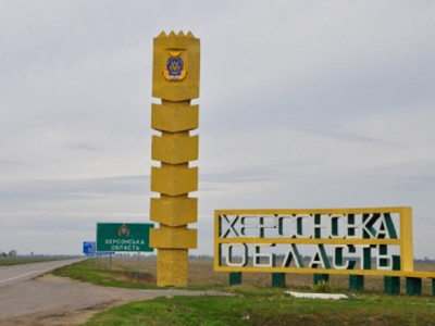 В окупованих районах Херсонщини росіяни відбирають у цивільних одяг для підготовки до дезертирства