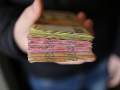 З 1 листопада українцям виплачуватимуть 2200 гривень: хто отримає кошти