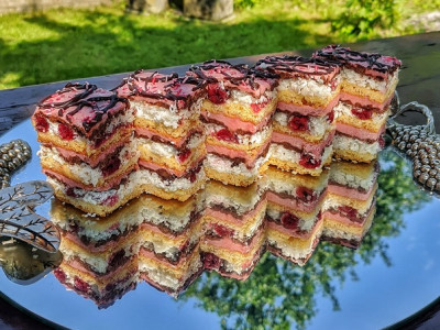 Розкішний пляцок з вишнями “Галіція”