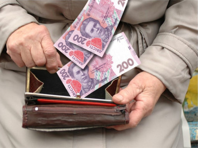 Пенсії з 1 грудня зростуть: скільки отримуватимуть українці