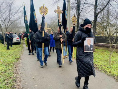 На Івано-Франківщині попрощались із поліцейським Андрієм Кухарським