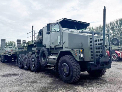 Німеччина надала Україні додаткові танкові тягачі Oshkosh та автомобілі