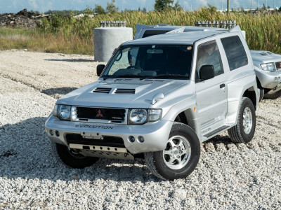 У продажу з’явився рідкісний Mitsubishi Pajero Evolution