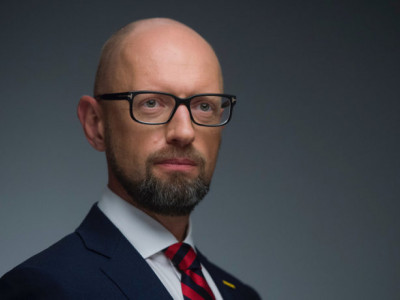 РФ розмістила ОВДП на 14 млрд доларів. Їх економіка переходить в санкційну рецесію — Арсеній Яценюк