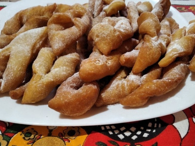 Хрустики або вергуни: давній рецепт Дарії Цвек