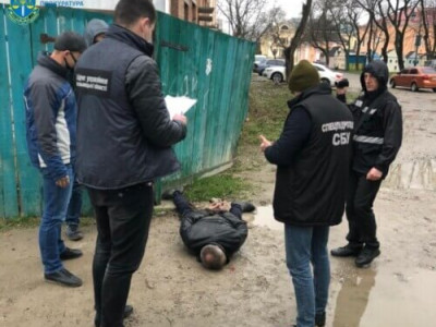 На Хмельниччині чоловік найняв кілера, аби вбити знайому