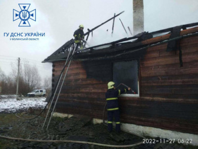 На Волині через коротке замикання горіла кухня і гараж. Фото