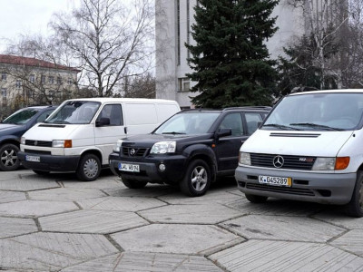 Полтавські військові отримали ще чотири автівки
