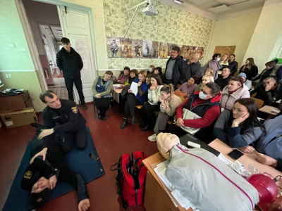 Рівненські рятувальники продовжують навчати харків’ян