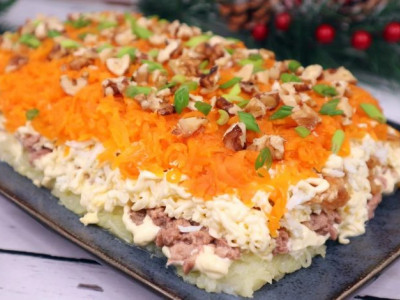 Салат з печінкою тріски: рецепти чудової закуски