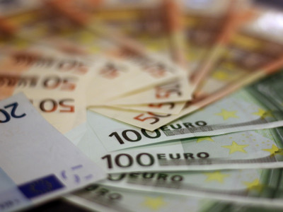 Курс валют на 5 грудня: ціна на міжбанку, чорному та готівковому ринках