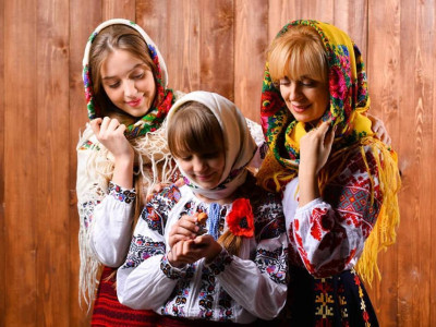 В Україні 7 грудня святкують Всесвітній день української хустки