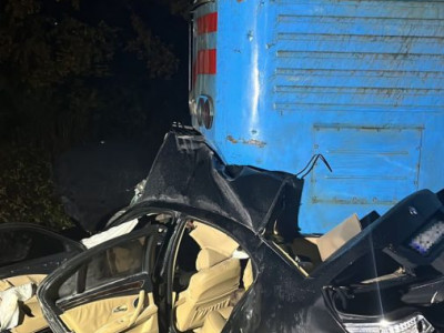 На Львівщині авто попри сигнал попередження виїхало на колію: є загиблі