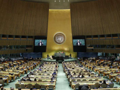 Місячний дефіцит бюджету $5 млрд, а економіка України скоротилась на 35%