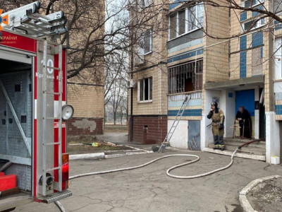З палаючої квартири у Кривому Розі врятували двох жінок