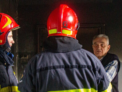 Під час пожежі у багатоповерхівці Києва постраждав чоловік