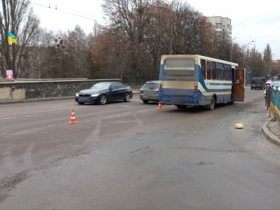 У Рівному травмувалася пасажирка маршрутки: постраждала в комі