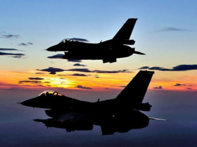 Польща готова передати Україні свої F-16. Але є умова
