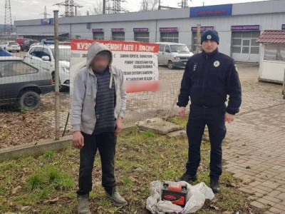 Не встиг далеко втекти: Поліцейський офіцер сам розкрив крадіжку з місцевої автомайстерні у Мукачеві
