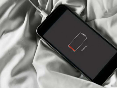 Популярна соцмережа спеціально розряджає батареї смартфонів