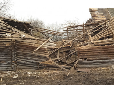 Після обстрілів частина людей вирішила евакуюватися з села Єліне
