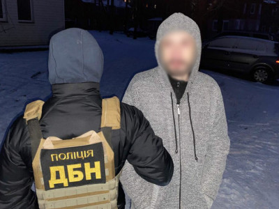 У Чернігові поліцейські вилучили у місцевого мешканця психотропну речовину (Фото)