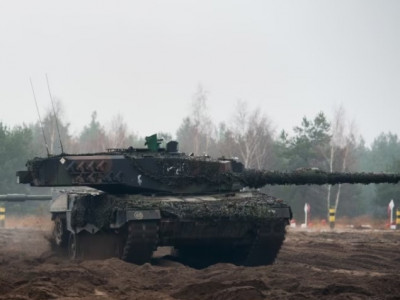 У Британії українські військові проходять тренування на танках Challenger 2. Відео