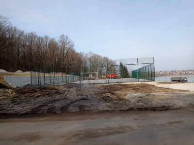На “Дальному пляжі” триває дороговартісне будівництво