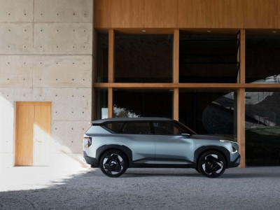 Космічний кораблик: Kia показала концепт компактного електричного кросовера EV5