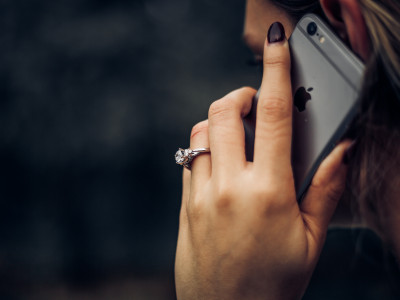 Як зрозуміти, що ваш телефон прослуховують: головні ознаки