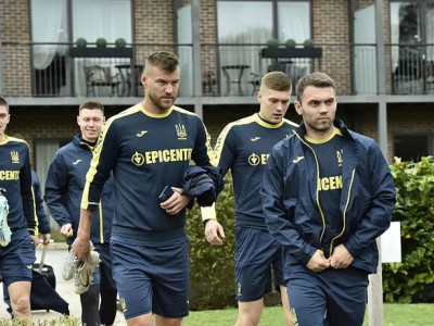 Забарний залишив збірну, Львів змінив тренера, Луческу сватають до Ніцци