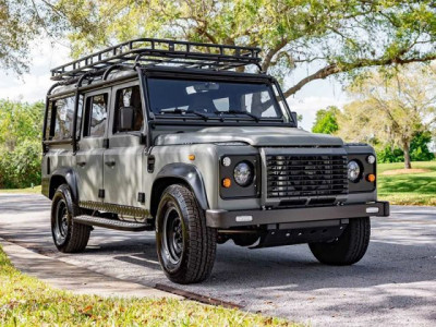 Land Rover Defender оснастили мотором Tesla
