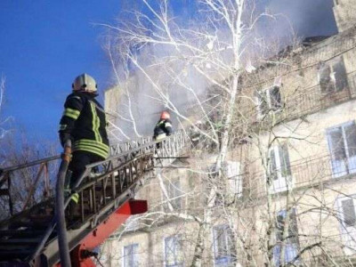 Окупанти вдарили по гуртожиткам та ліцею на Київщині: є загиблі