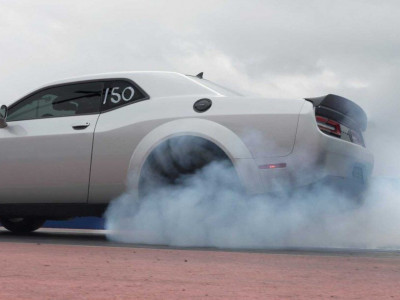 Dodge представили прощальний Challenger із рекордним розгоном (ВІДЕО)