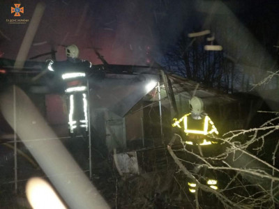 В Мукачеві горів прихисток бомжів (фото)
