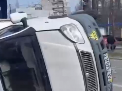ДТП у Дніпрі на Богдана Хмельницького: вантажівка «Епіцентру» зіткнулася з фурою