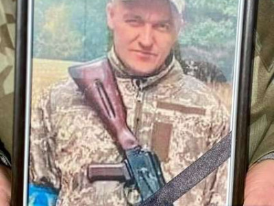 Сумним набатом в селах і містах звучать слова: «Герої не вмирають!»
