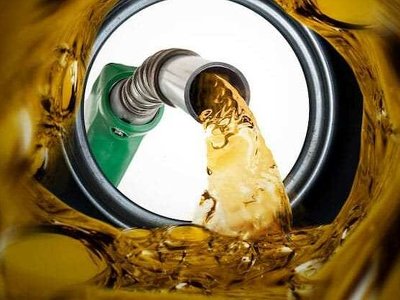 У прикордонні Чернігівщини викрили масштабне нелегальне виробництво низькоякісної солярки (Відео)