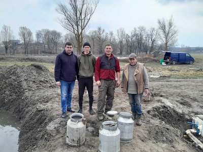 У громaді нa Тернопільщині провели зaриблення любительських стaвків
