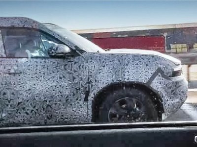 Оновлений Renault Duster вивели на тести