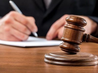 Експосадовця Міноборони засудили до 4,5 років колонії за пропозицію хабара