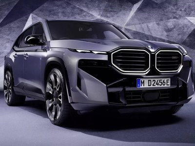 BMW готує спрощений гібридний кросовер XM