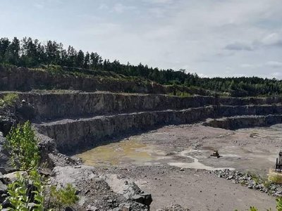 Директора заводу на Рівненщині підозрюють у незаконному видобутку граніту на 114 млн грн