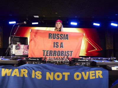 Володимир Івасюк, Balaklava Blues, KRUTЬ: добірка української музики на американському радіо