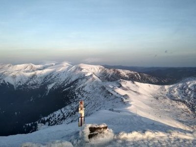 У Карпатах вдарив сильний мороз: атмосферне зимове фото з Піп Іван