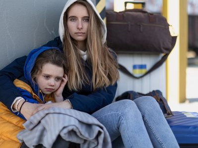 Уряд планує повертати українок з – за кордону: виплачуватиме 250 тисяч гривень на власну справу
