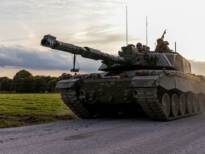 Британський командир назвав головні переваги танків Challenger перед російськими Т-72