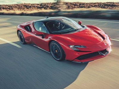В Україні помітили флагманський суперкар Ferrari потужністю 1000 сил