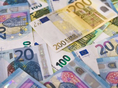 Євро продовжує дорожчати: курс валют на 29 березня